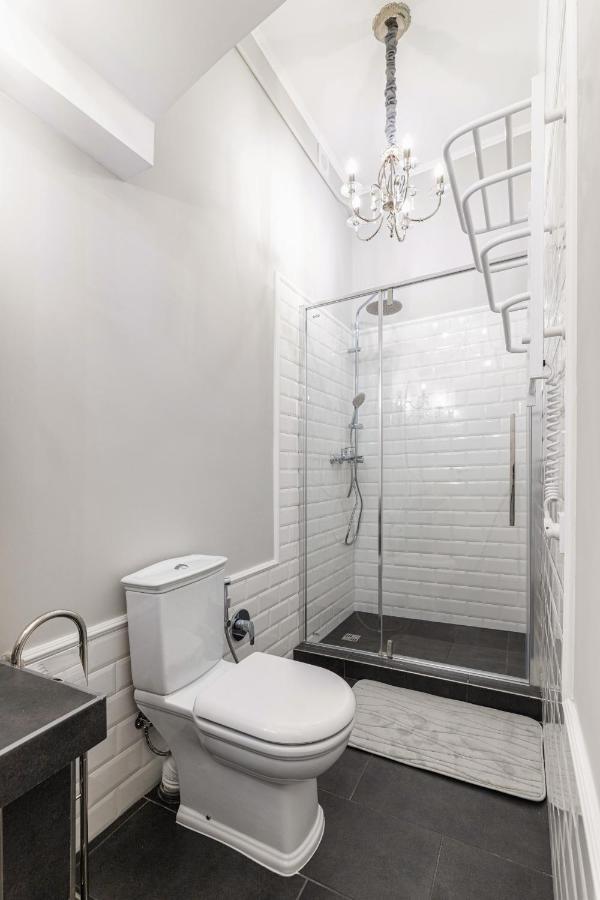 3 Room Apartments , Rohatyntsyv Street Lviv Exterior photo